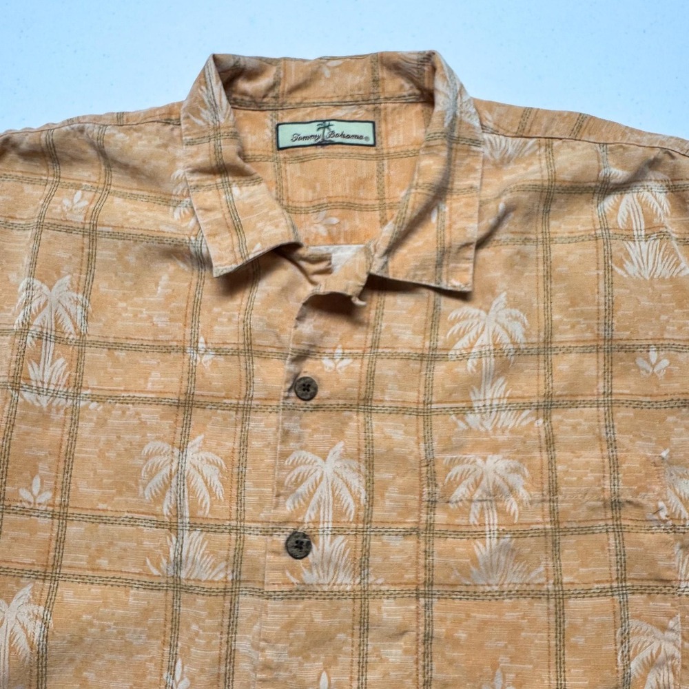 Tommy Bahama Shirt Mens Large Peach Palm Tree Plaid Hawaiian Camp‎ Button Up